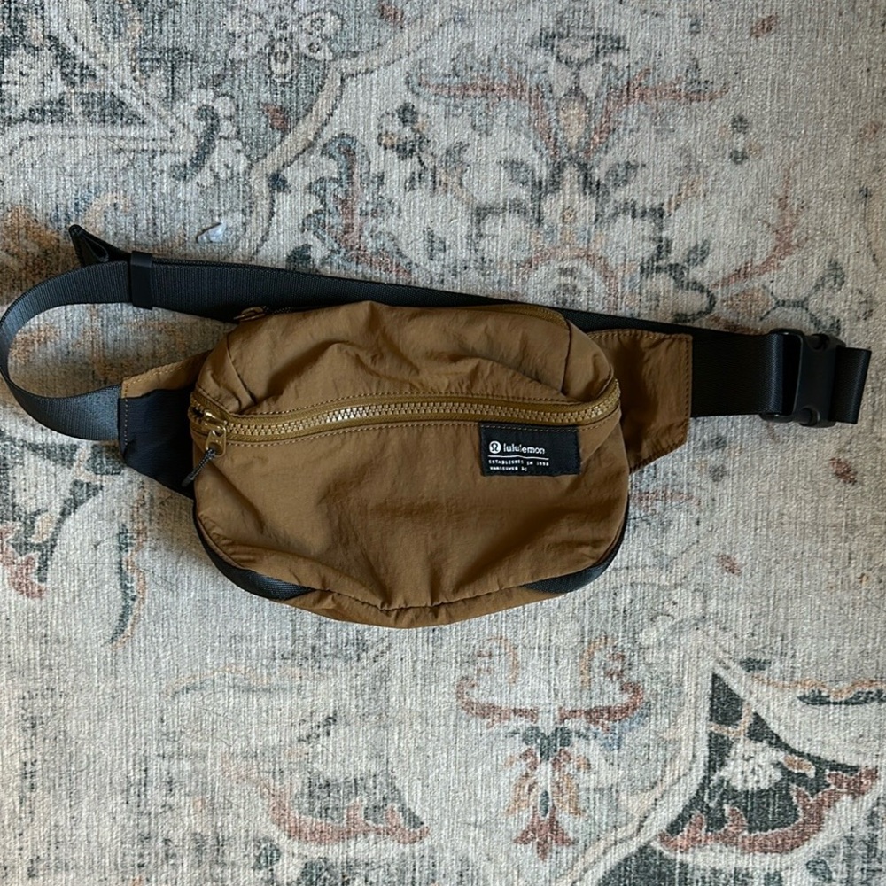 Lululemon Athletica Brown and Black Belt Bag
